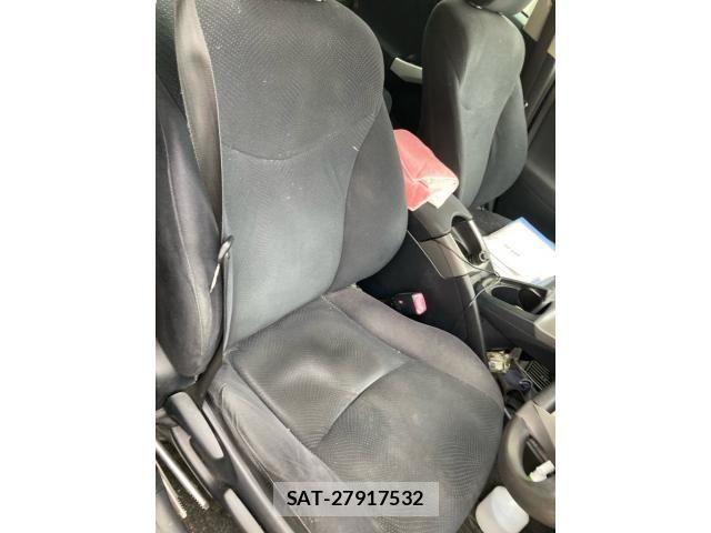 Toyota PRIUS 2013-06 8075188-14