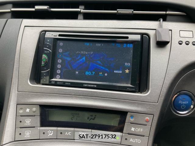 Toyota PRIUS 2013-06 8075188-19
