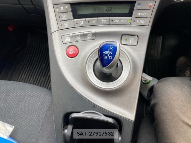 Toyota PRIUS 2013-06 8075188-20