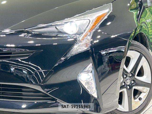 Toyota PRIUS 2018-03 8075158-11