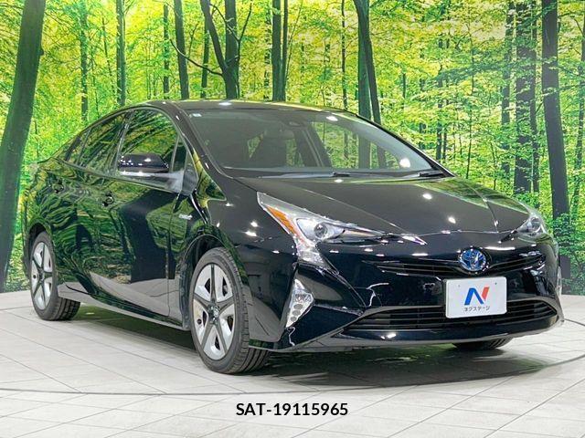 Toyota PRIUS 2018-03 8075158-15