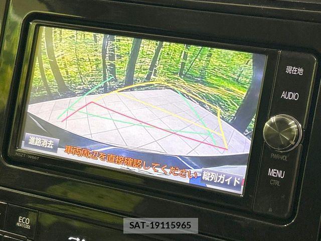 Toyota PRIUS 2018-03 8075158-3