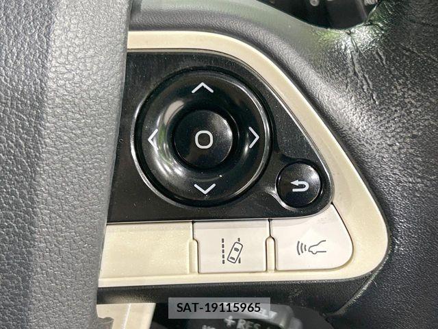Toyota PRIUS 2018-03 8075158-4