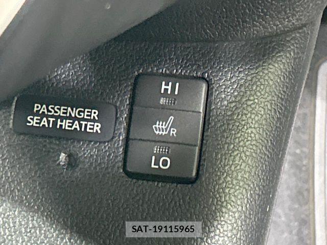 Toyota PRIUS 2018-03 8075158-6