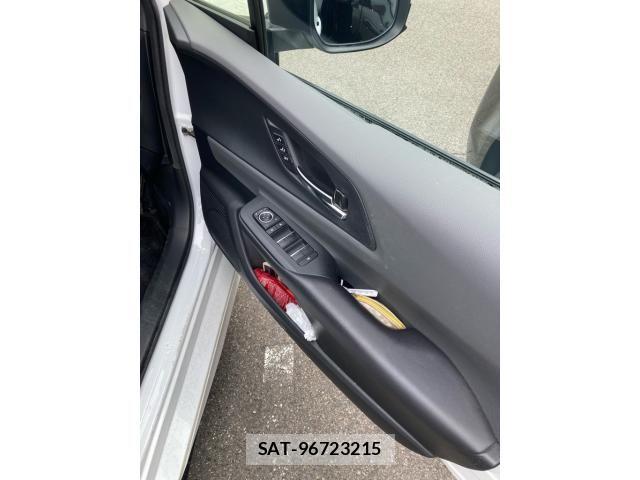 Toyota PRIUS 2023-10 8075142-15