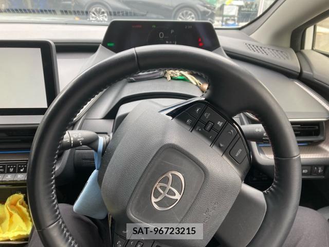 Toyota PRIUS 2023-10 8075142-18