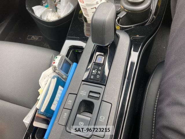 Toyota PRIUS 2023-10 8075142-19