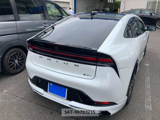 Toyota PRIUS 2023-10 8075142-5