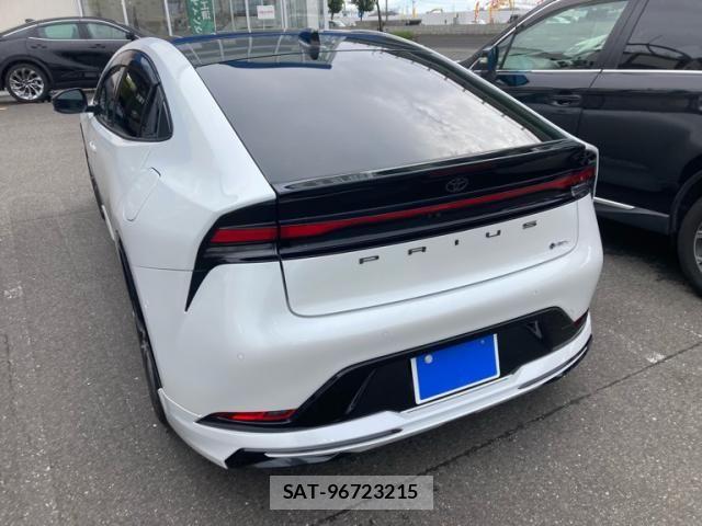 Toyota PRIUS 2023-10 8075142-6