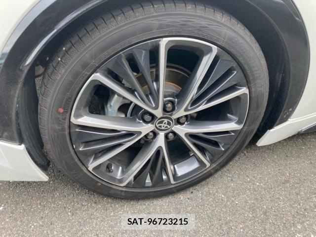 Toyota PRIUS 2023-10 8075142-7