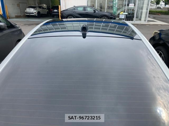 Toyota PRIUS 2023-10 8075142-8