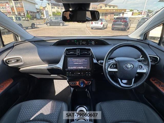 Toyota PRIUS 2016-04 8075160-1