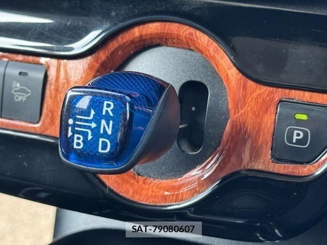 Toyota PRIUS 2016-04 8075160-19