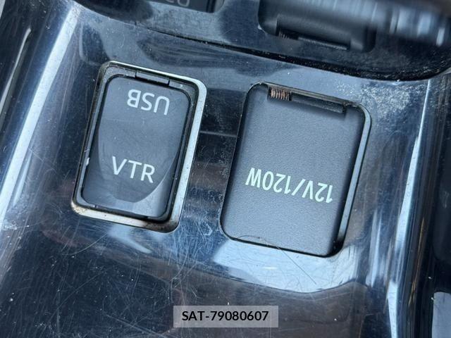 Toyota PRIUS 2016-04 8075160-26