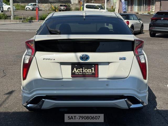 Toyota PRIUS 2016-04 8075160-4