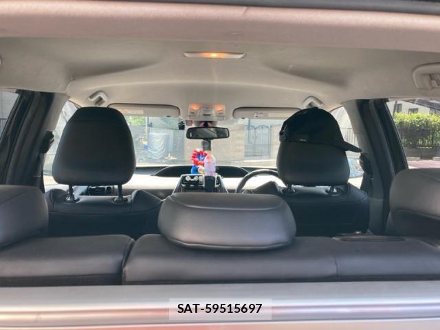 Toyota PRIUS 2016-08 8075172-10