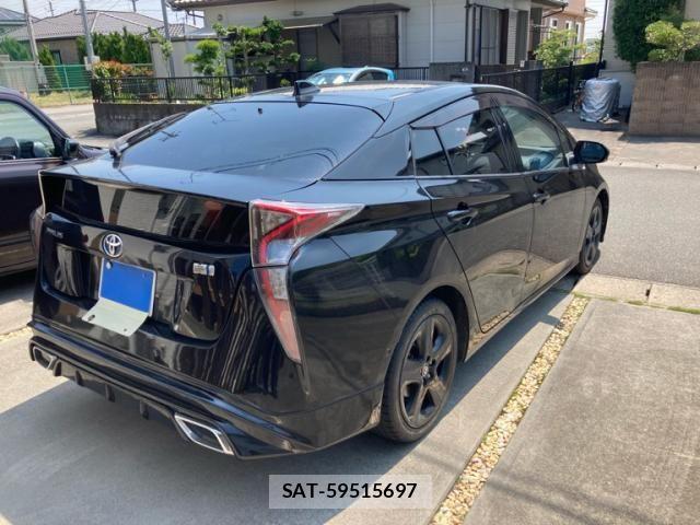 Toyota PRIUS 2016-08 8075172-3