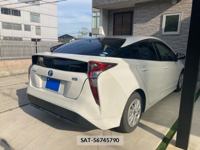 Toyota PRIUS 2015-12 8075175-1