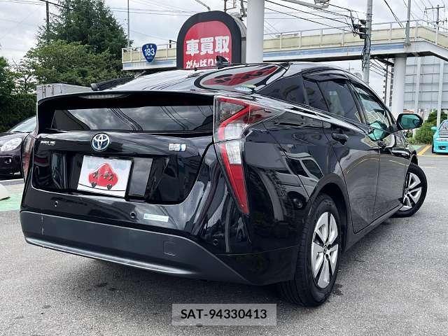 Toyota PRIUS 2016-07 8075176-2