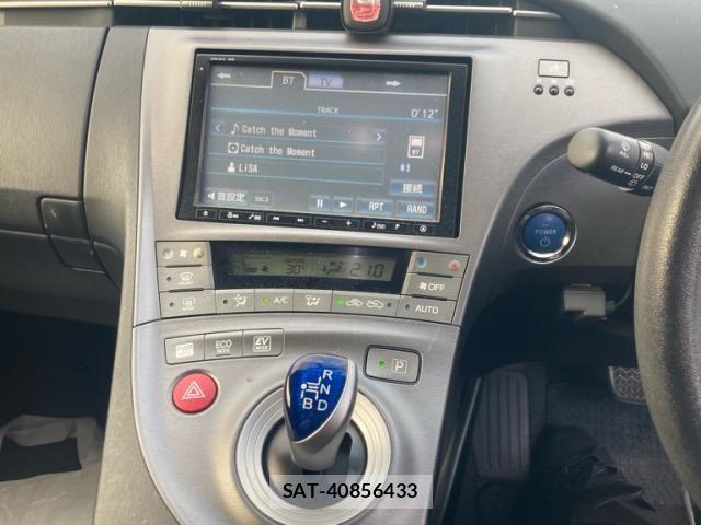Toyota PRIUS 2012-04 8075192-16