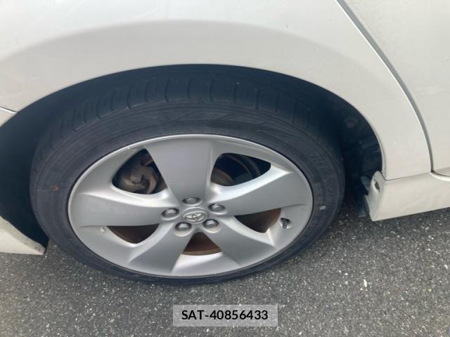 Toyota PRIUS 2012-04 8075192-21
