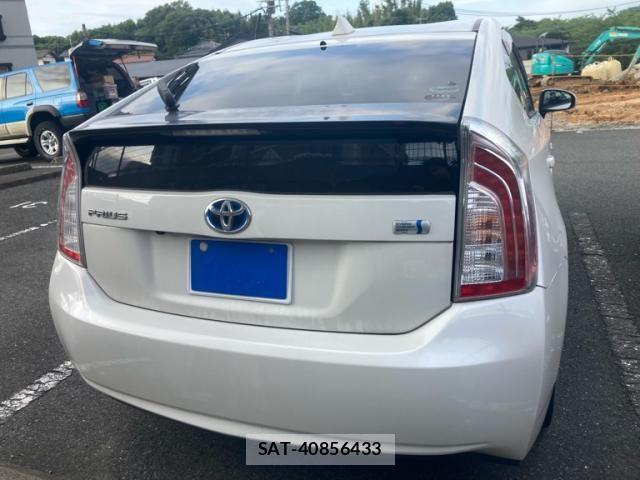 Toyota PRIUS 2012-04 8075192-4