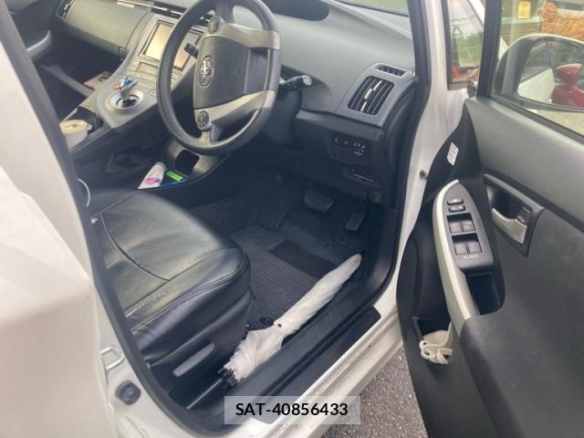Toyota PRIUS 2012-04 8075192-7