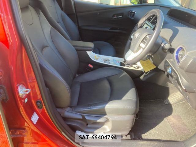 Toyota PRIUS 2016-11 8075173-12