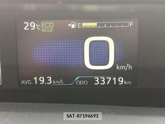 Toyota PRIUS 2019-05 8075154-13