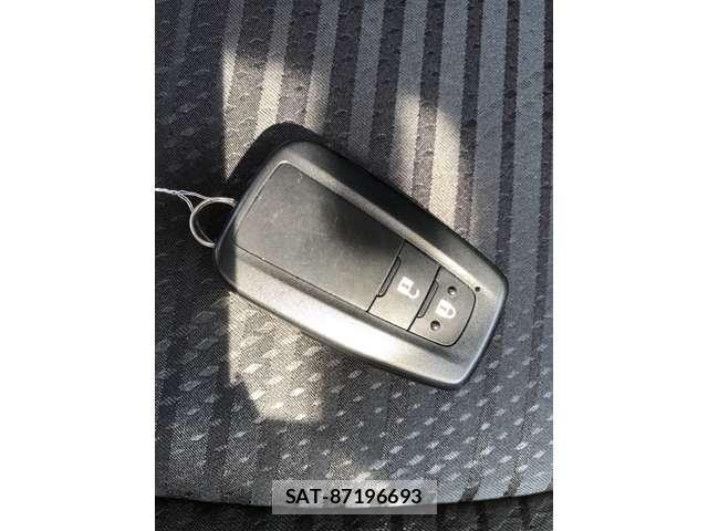 Toyota PRIUS 2019-05 8075154-25