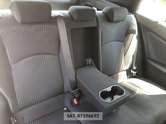 Toyota PRIUS 2019-05 8075154-28