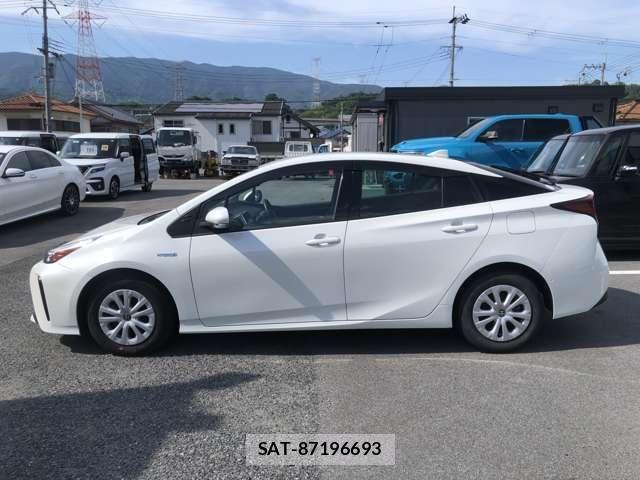 Toyota PRIUS 2019-05 8075154-3