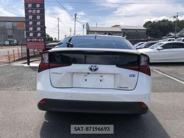Toyota PRIUS 2019-05 8075154-5