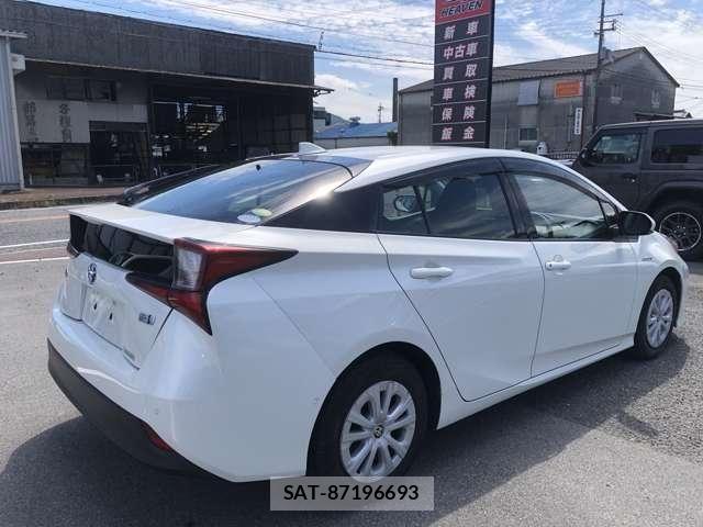 Toyota PRIUS 2019-05 8075154-7