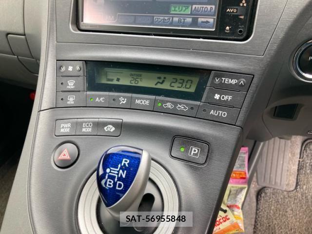 Toyota PRIUS 2010-07 8075184-16