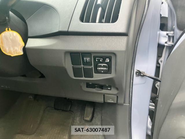 Toyota PRIUS 2010-03 8075196-12