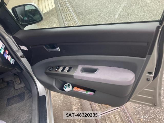 Toyota PRIUS 2004-06 8075186-14