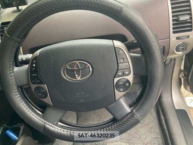 Toyota PRIUS 2004-06 8075186-16