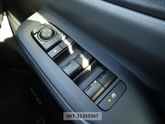 Toyota PRIUS 2023-10 8075150-9
