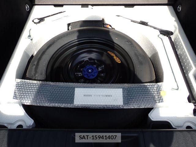 Toyota PRIUS 2023-10 8075151-21