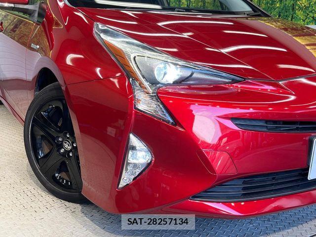 Toyota PRIUS 2016-03 8075167-11