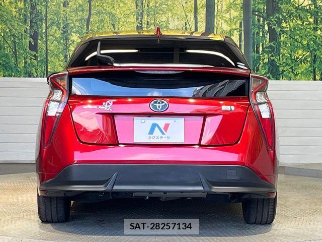 Toyota PRIUS 2016-03 8075167-14