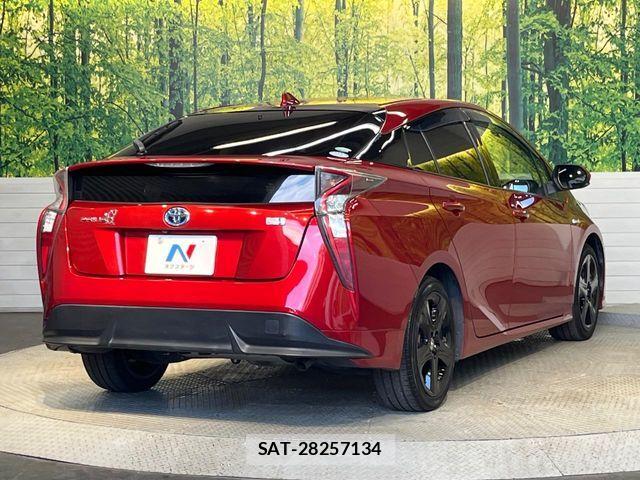 Toyota PRIUS 2016-03 8075167-16
