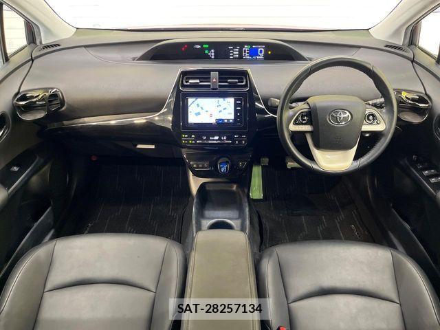 Toyota PRIUS 2016-03 8075167-1