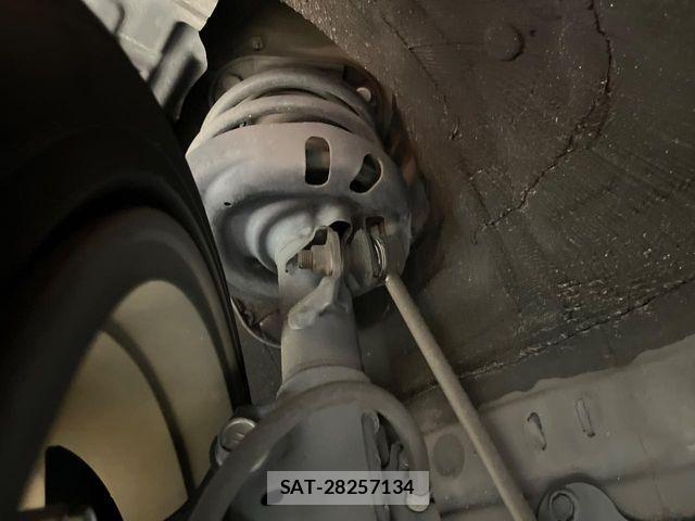 Toyota PRIUS 2016-03 8075167-19