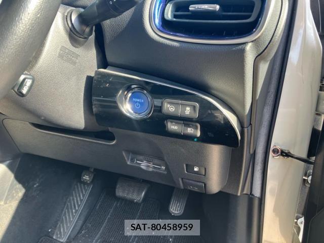 Toyota PRIUS 2017-08 8075171-12