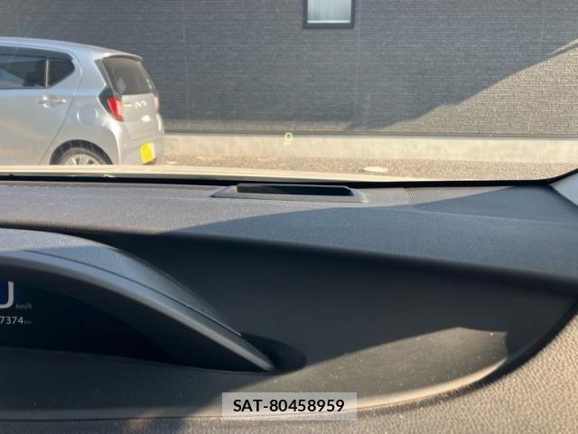 Toyota PRIUS 2017-08 8075171-18