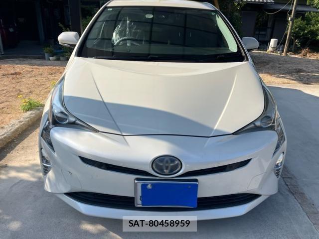 Toyota PRIUS 2017-08 8075171-1