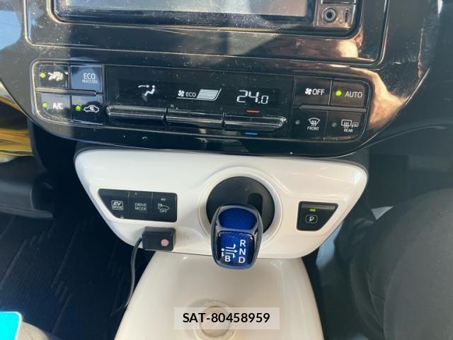Toyota PRIUS 2017-08 8075171-24