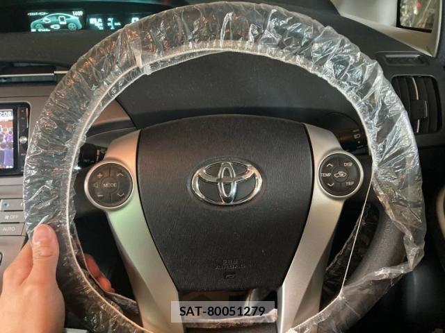Toyota PRIUS 2014-07 8075180-13